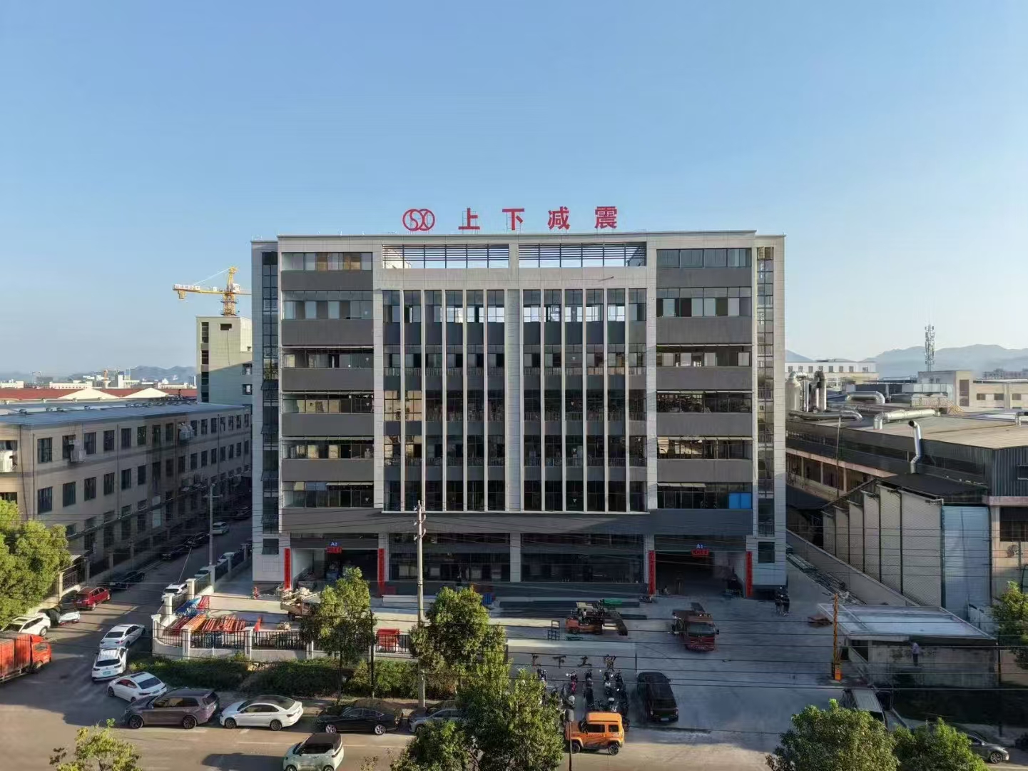 Експлозивно! Представљена је нова шестоспратна фабрика од 18.000㎡!